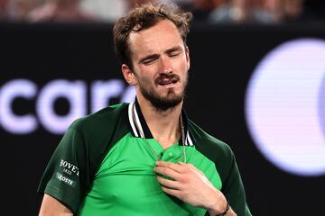 Daniil Medvedev, viviblemente agotado durante el quinto set de la final contra Jannik Sinner.