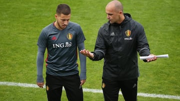 Hazard y Roberto Mart&iacute;nez, con B&eacute;lgica.