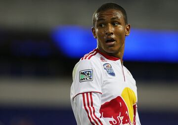El colombiano-americano lleg¨® a Stoke City en 2014, el equipo lo mand¨® cedido a Utrecht de Holanda y seis meses despu¨¦s se qued¨® sin equipo, regresando en 2015 a la MLS.