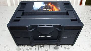 call of duty black ops 7 maletin misterioso sospechoso regalo activision