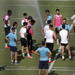 La plantilla del Valencia se vacuna contra el coronavirus