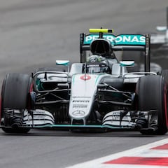 La batalla Hamilton-Rosberg siguió fuera de la pista