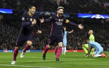 0-1. Lionel Messi celebró el primer tanto.