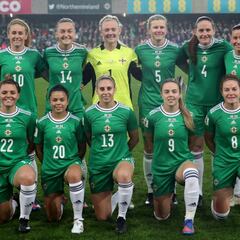 El seleccionador de Irlanda del Norte acusa a las jugadoras de "emocionales" y Wright 'explota'