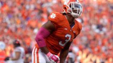 Vic beasley con Clemson.
