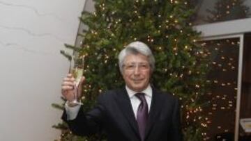 FELICIDAD. Cerezo brinda por una de las Navidades más felices al frente del Atlético.