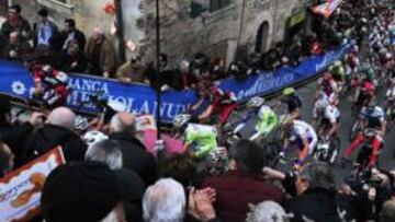 <b>AFICIÓN. </b>La pasión por el ciclismo en Italia se traslada de la Tirreno-Adriático a la Milán-San Remo.