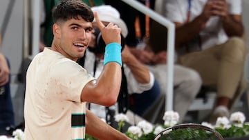 Carlos Alcaraz, ante Damir Dzumhur en Roland Garros.