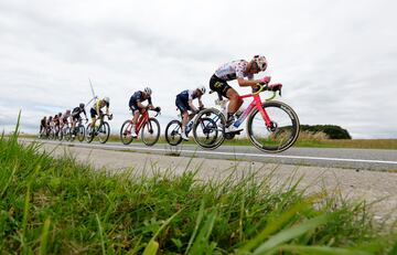 El pelotón durante la sexta etapa del Tour de Francia 2022.