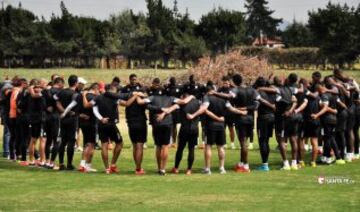 El equipo rojo tiene como primer objetivo avanzar a la fase de grupos de la Copa Libertadores. 