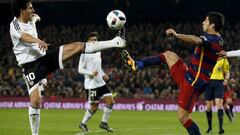 Dani Parejo (left) and Luis Su&aacute;rez challenge for the ball during Wednesday&#039;s first leg at the Camp Nou.