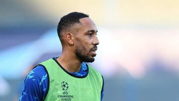 ZAGREB, CROATIA - SEPTEMBER 06: Pierre-Emerick Aubameyang of Chelsea warms up prior to the UEFA Champions League group E match between Dinamo Zagreb and Chelsea FC at Stadion Maksimir on September 06, 2022 in Zagreb, Croatia. (Photo by Darren Walsh/Chelsea FC via Getty Images)