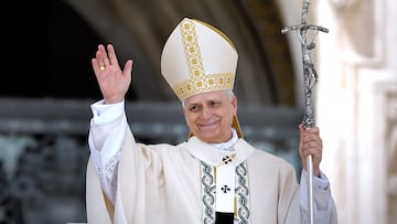 El Papa León XIV durante la misa de inicio de su Pontificado, en la plaza de San Pedro, en la plaza de San Pedro, a 17 de mayo de 2025, en Ciudad del Vaticano. Con esta ceremonia se marca el inicio del ministerio petrino del estadounidense Robert Prevost, el Papa León XIV. Prevost se convierte así en el 267 Pontífice de la Iglesia tras el fallecimiento el pasado 21 de abril del Papa Francisco. Se espera la presencia de más de 150 delegaciones internacionales y cerca de 200.000 fieles.
18 MAYO 2025;MISA;PONTIFICADO;PAPA;LEÓN XIV;CEREMONIA;CELEBRACIÓN;RELIGIÓN
Stefano Spaziani / Europa Press
18/05/2025