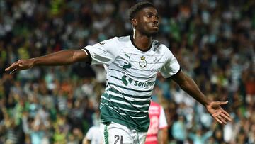 Djaniny Tavares se fue lesionado de un entrenamiento