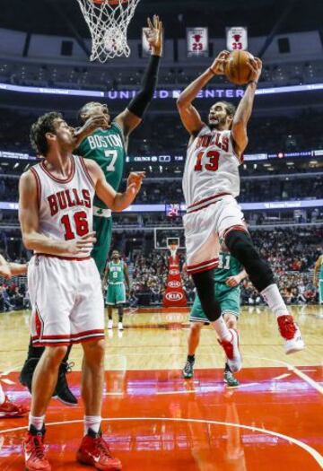 9. CHICAGO BULLS. Las cosas no van mal en Chicago pero las lesiones ya les han azotado y han cortado la continuidad de Derrick Rose. Y han perdido ya dos partidos en casa a pesar de que su calendario ha sido hasta ahora benévolo. También cayeron en su primer duelo contra LeBron. Nada de lo que preocuparse todavía.