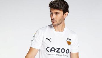 Desvelada la nueva equipación del Valencia