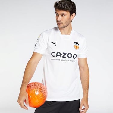 Desvelada la nueva equipación del Valencia