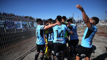 Futbol, Palestino vs Ohiggins.
Fecha 23, Liga de Primera 2025.
El jugador de Ohiggins Maximiliano Romero, centro, celebra su gol durante el partido de primera division contra Palestino disputado en el Estadio Municipal de La Cisterna, Santiago, Chile.
13/09/2025
Jonnathan Oyarzun/Photosport
Football, Palestino vs Ohiggins.
23th turn, 2025 First division League.
Ohiggins player Maximiliano Romero, center, celebrates his goal during the first division match against Palestino at the municipal stadium of La Cisterna, Santiago, Chile.
13/09/2025
Jonnathan Oyarzun/Photosport