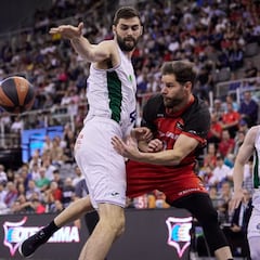 El Unicaja arrasa a un Covirán Granada desconocido