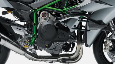 Motor de Kawasaki en un auto: ¿La mejor conversión o una locura?