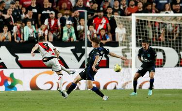 Fran García marcó el 1-2 para el Rayo Vallecano.