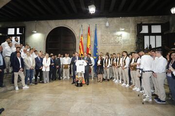 Valencia sigue de fiesta: apoteósis en el ayuntamiento