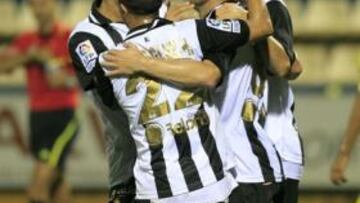 <b>ALEGRÍA SIN FIN. </b>Los jugadores de Las Palmas celebran el gol que marcó Josico ante el Villarreal B ayer en el Mini Estadi.