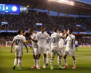 0-2. James Rodriguez celebró el segundo gol.