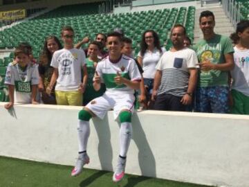 Presentación de Alex Moreno como jugador del Elche.