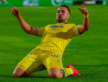 De las pocas cosas que se salvan de la temporada del Cádiz. Ontiveros ha dado tardes de espectáculo en el Mirandilla, como demuestran sus seis apariciones en los onces. Desequilibrante por banda, por el centro, con un gran disparo y gol. Mucho gol.