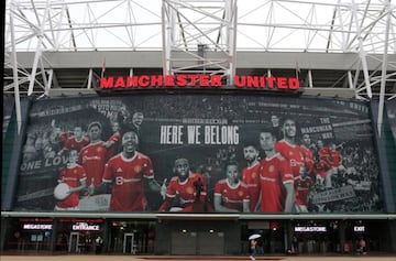 La fachada de Old Trafford, con Cristiano como protagonista.