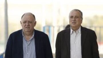 ATENTOS AL MERCADO. Fernando Roig y José Manuel LLaneza aún rastrean el mercado.