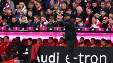 Vincent Kompany, entrenador del Bayern, en el partido de la Bundesliga ante el Bayer Leverkusen.