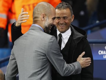 Pep Guardiola y Luis Enrique se saludan antes de un partido.