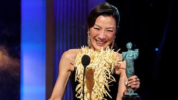 FILE PHOTO: Michelle Yeoh accepts the Outstanding Performance by a Female Actor in a Leading Role award for "Everything Everywhere All at Once" during the 29th Screen Actors Guild Awards at the Fairmont Century Plaza Hotel in Los Angeles, California, U.S., February 26, 2023. REUTERS/Mario Anzuoni/File Photo