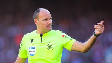 Lo de Mateu Lahoz es insufrible