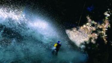 Con tres heridas yo: la de la vida, la de la muerte, la del amor