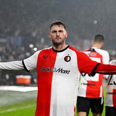 Santi Giménez y los mexicanos que le han marcado al Bayern Munich