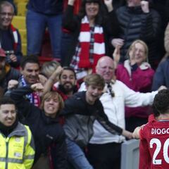 Origi desatasca el derbi de Liverpool