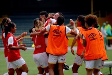 El fútbol femenino debuta en El Campín con triunfo de Santa Fe