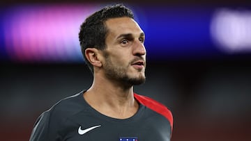 Atletico Madrid's Spanish midfielder #06 Koke takes part in a training session at the Emirates Stadium in London, on October 20, 2025, on the eve of their UEFA Champions League league phase football match against Arsenal. (Photo by HENRY NICHOLLS / AFP)