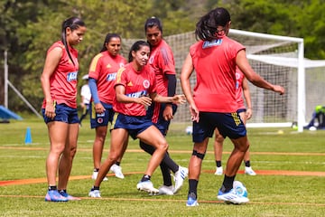 La Selección Colombia Femenina dejó atrás la celebración por clasificar al Mundial y los Juegos Olímpicos y se enfoca en la final de la Copa América ante Brasil este sábado en el Alfonso López de Bucaramanga.