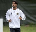 Löw confía en que Khedira llegue en forma a Brasil 2014