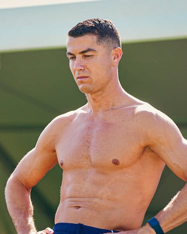 Cristiano Ronaldo presume de forma física a sus 40 años