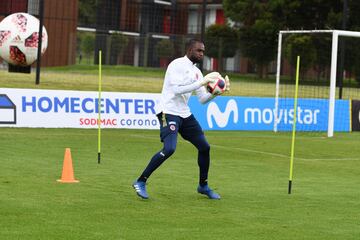 En la sede de la Federación Colombiana de Fútbol, en Bogotá, los convocados por Reinaldo Rueda para el morfociclo de la Selección Colombia tuvieron su primer día de entrenamiento. 