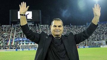 Chilavert ataca a Bielsa por sus dichos sobre la crisis en Chile