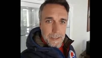 Batistuta le da su particular bienvenida a De Rossi a Boca
