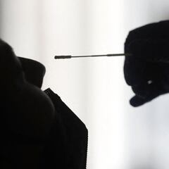 El hombre que dio positivo 232 días seguidos