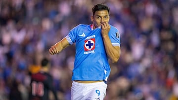 Angel Sepulveda celebrates his goal 3-0 of Cruz Azul during the Quarter final second leg match between Cruz Azul and Tijuana as part of the Liga BBVA MX, Torneo Apertura 2024 at Ciudad de los Deportes Stadium on November 30, 2024 in Mexico City, Mexico.