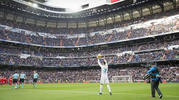 Cristiano Ronaldo ofreció su quinto Balón de Oro a la afición